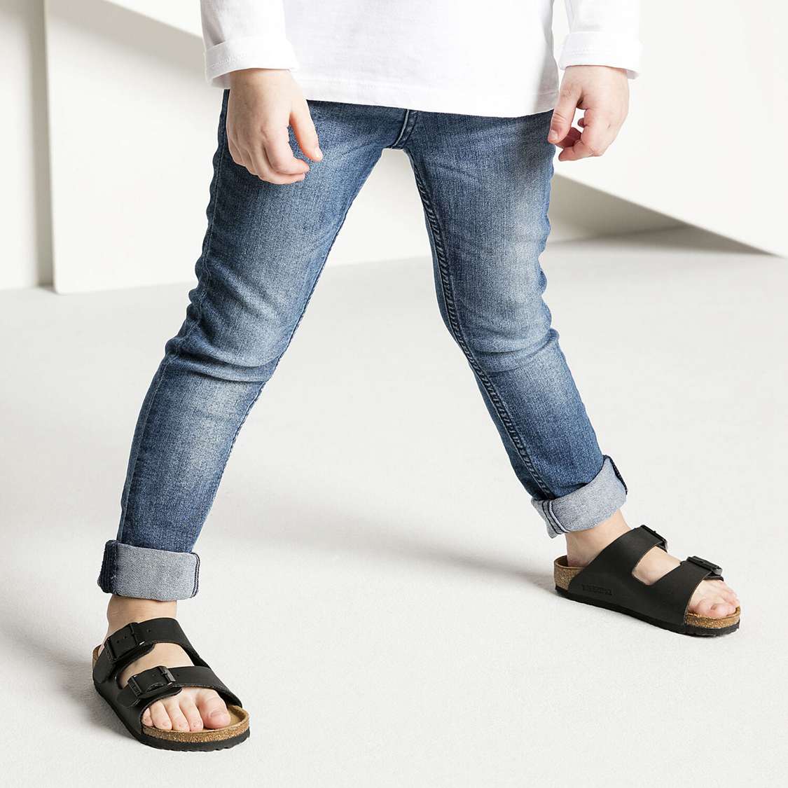 Black Birkenstock Arizona Birko-Flor Kids' Boys Sandals | LdFnGLKbCRE