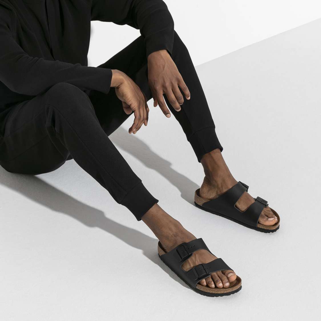 Black Birkenstock Arizona Leather Women's Two Strap Sandals | tovLymH3flb