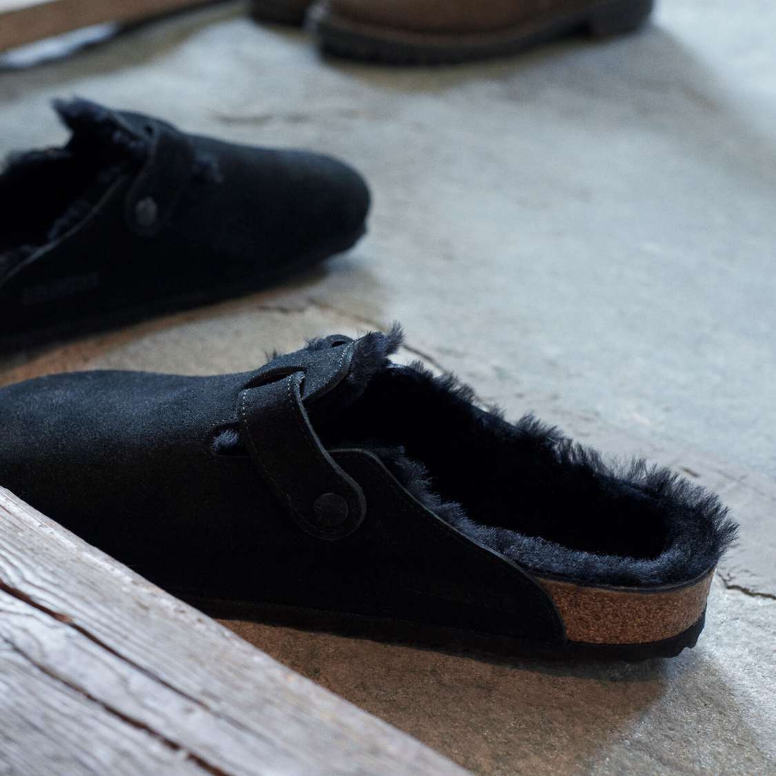 Black Birkenstock Boston Shearling Suede Leather Men's Clogs | gnJfNXUUHSc