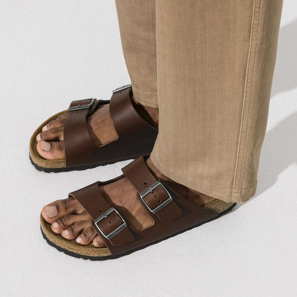 Brown Birkenstock Arizona Leather Men's Two Strap Sandals | 2EOzyAreyNm