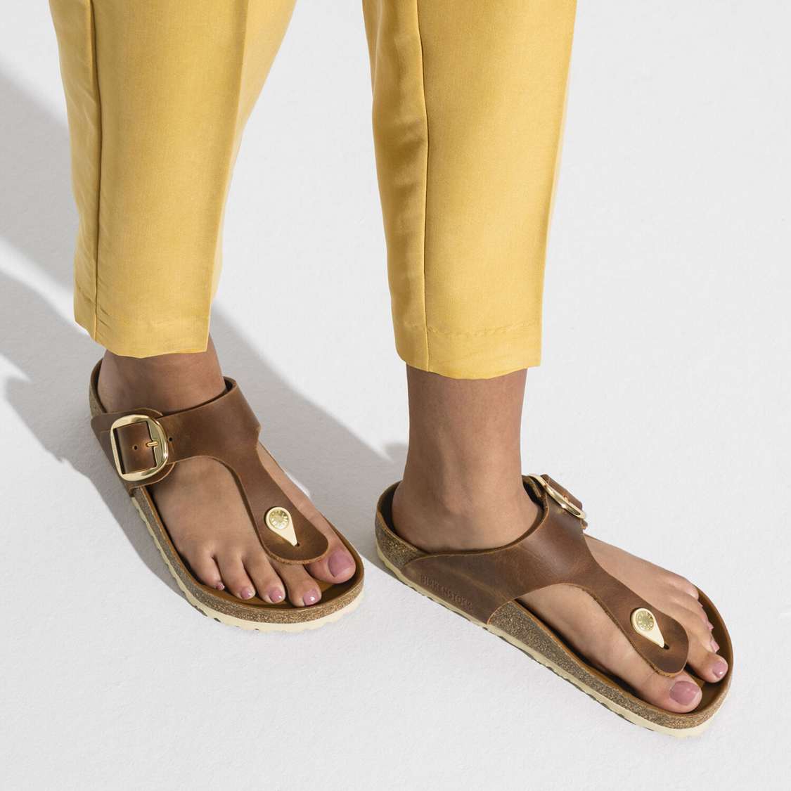 Brown Birkenstock Gizeh Big Buckle Leather Women's One Strap Sandals | oKhOCrPItz2