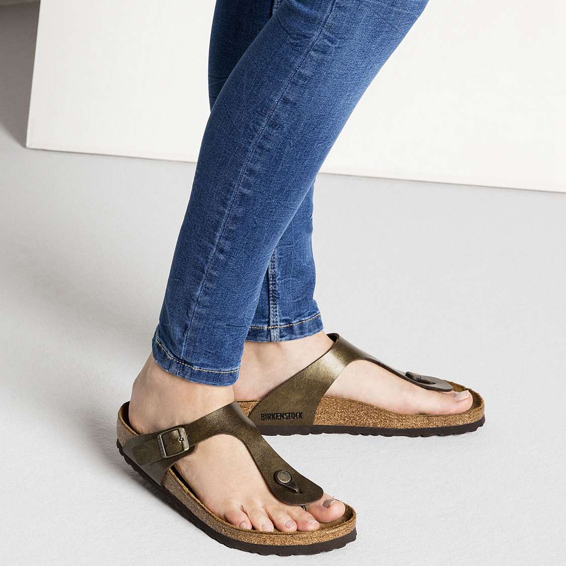 Gold Brown Birkenstock Gizeh Birko-Flor Women's One Strap Sandals | VYbk1yKvXLZ