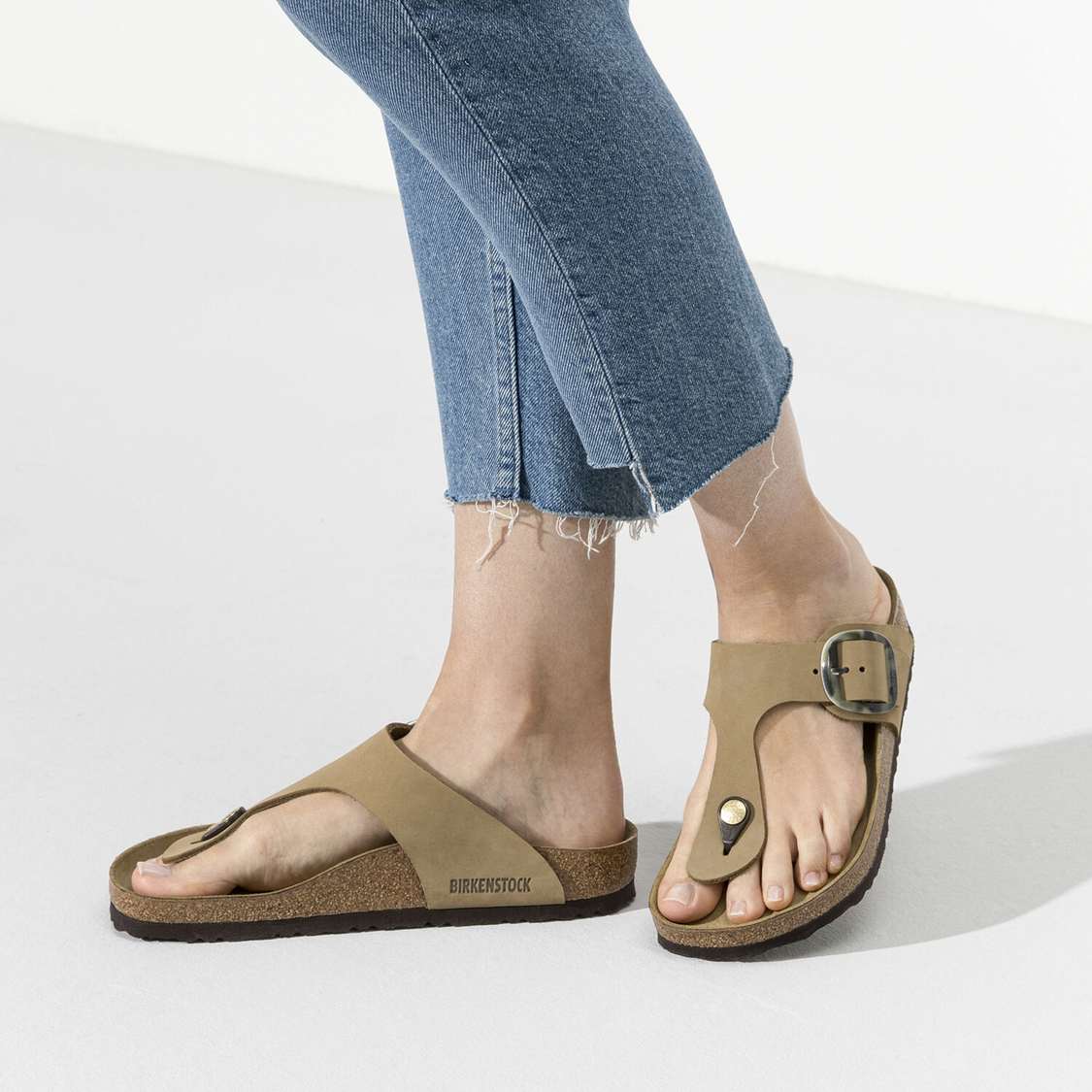 Green Birkenstock Gizeh Big Buckle Nubuck Leather Women's One Strap Sandals | AFDc2vke8u4