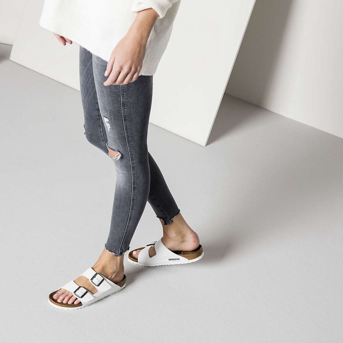 White Birkenstock Arizona Birko-Flor Women's Two Strap Sandals | UJXflC5BElg