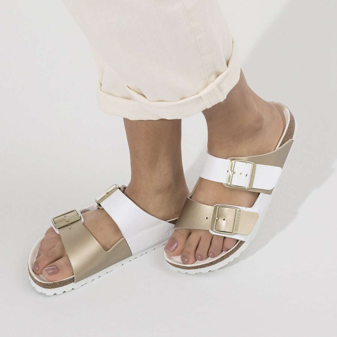 White / Gold Birkenstock Arizona Split Birko-Flor Women's Two Strap Sandals | q36fZHsJv1s